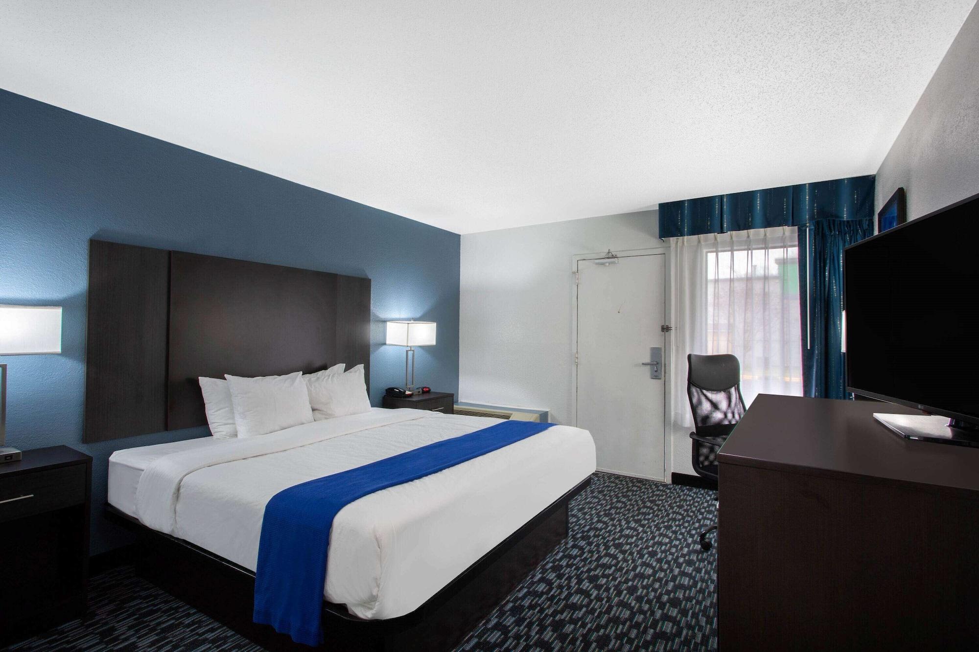 Baymont By Wyndham Charlotte University Exterior foto